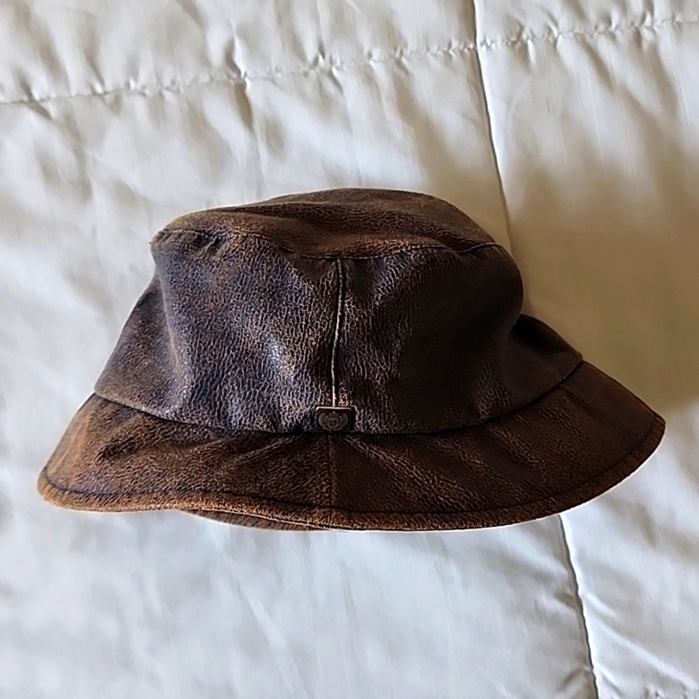 Chic Liz Claiborne Hat